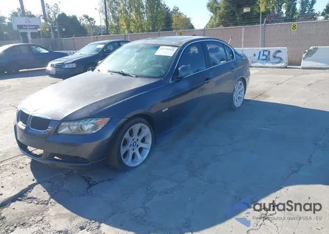 2006 BMW 330I z USA, uszkodzony, nr VIN WBAVB33586KR75218